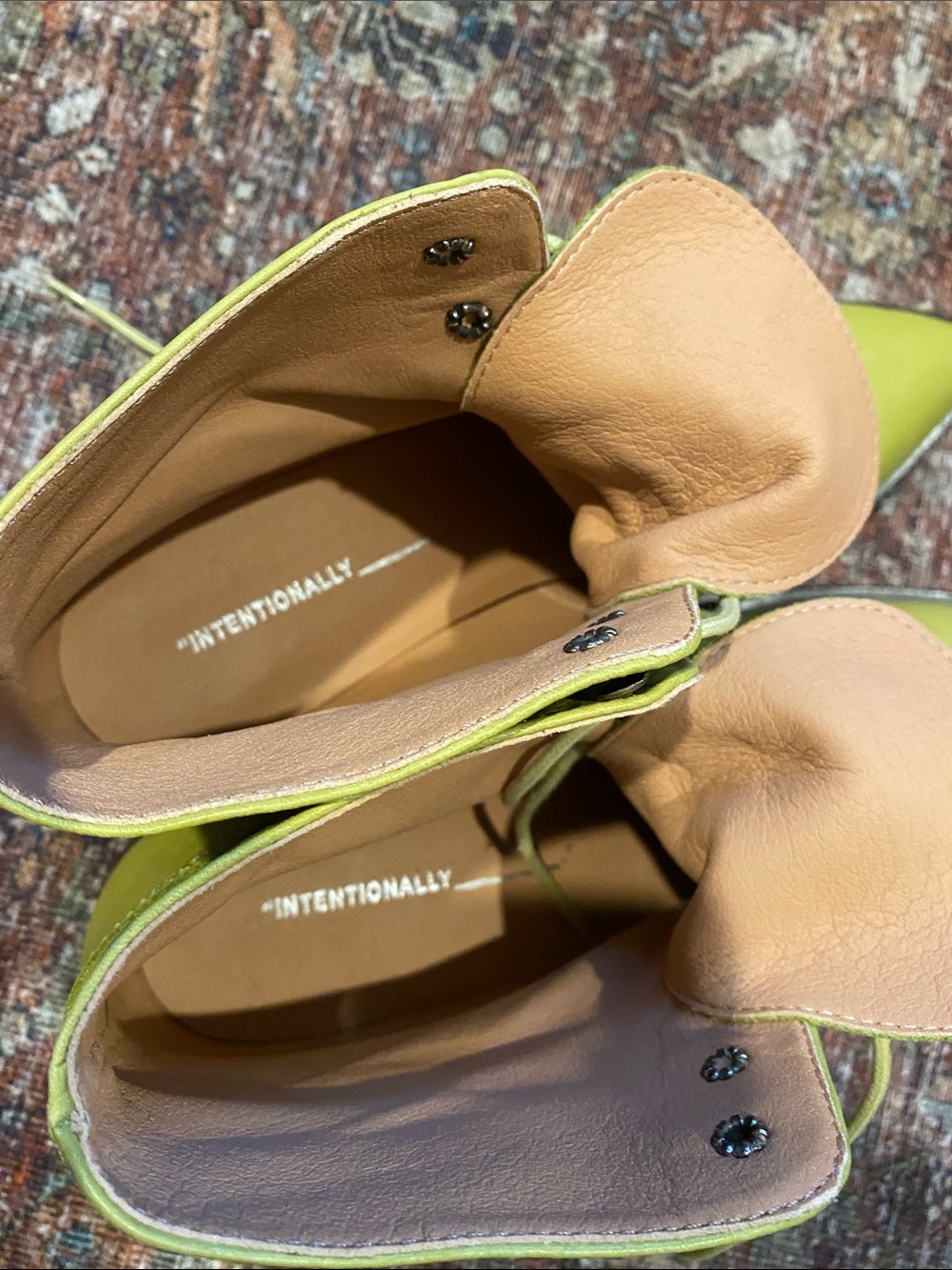 Intentionally Blank, West Lime Green Lace-Up Leather Ankle Boots. Size 39. - Picture 11 of 11